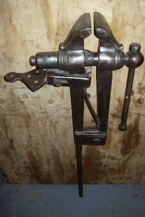 Leg vice
