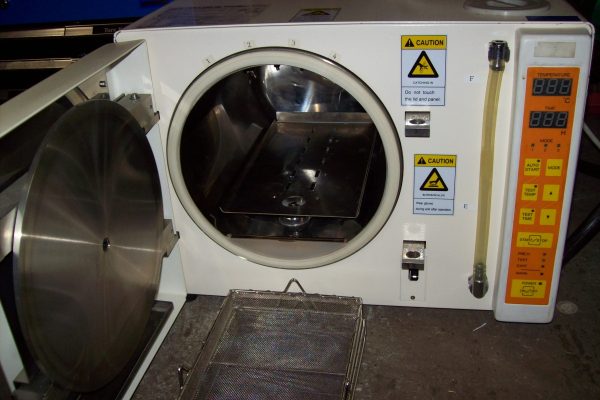 Hirayama PC-242HS-A Pressure oven - Image 2