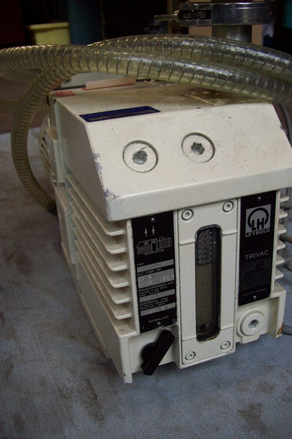 Vacuum pump with Vac chamber/bowl & controls - Image 2