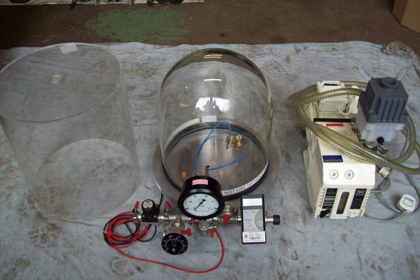 Vacuum pump with Vac chamber/bowl & controls