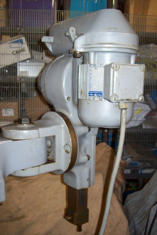 Bridgeport turret mill - Image 6