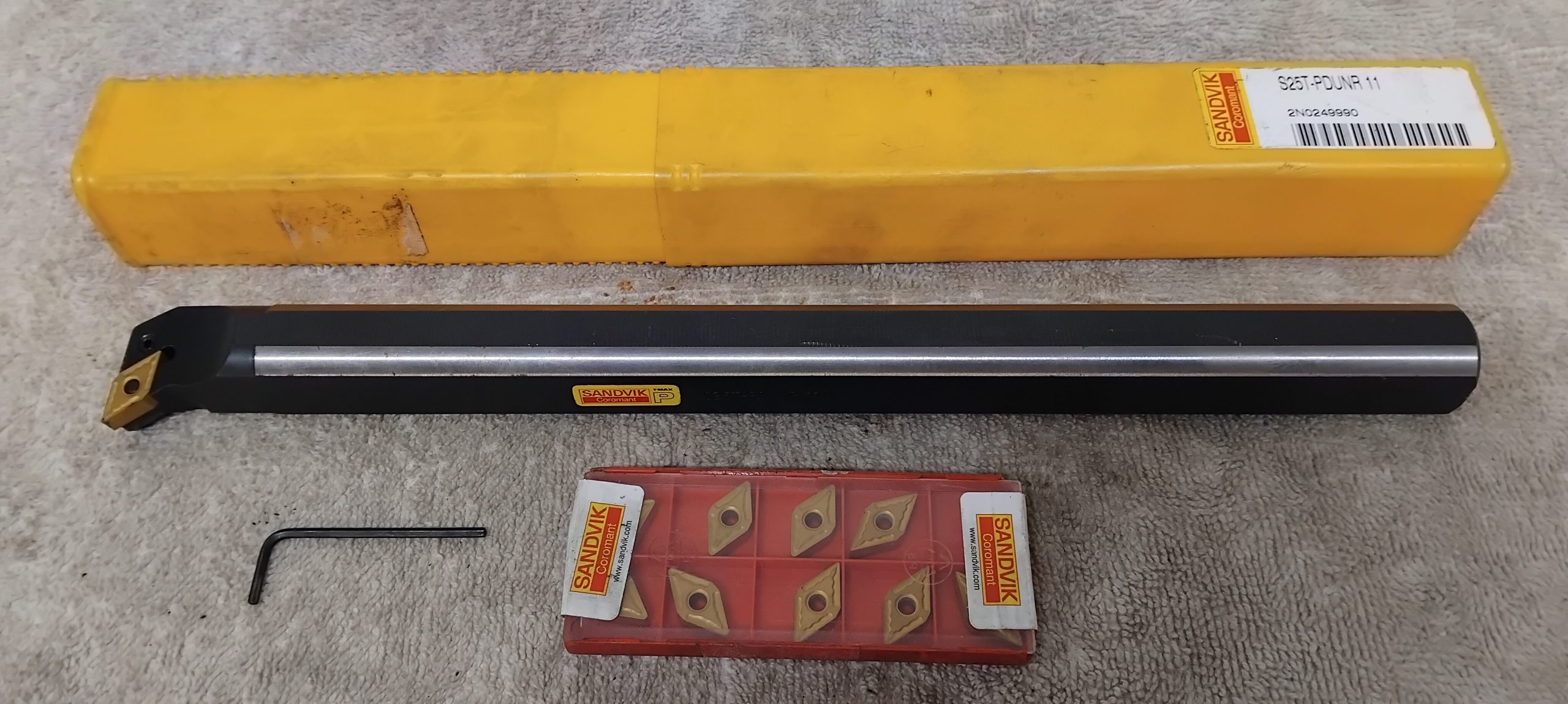 Sandvik S25T-PDUNR 11 Carbide insert Boring bar