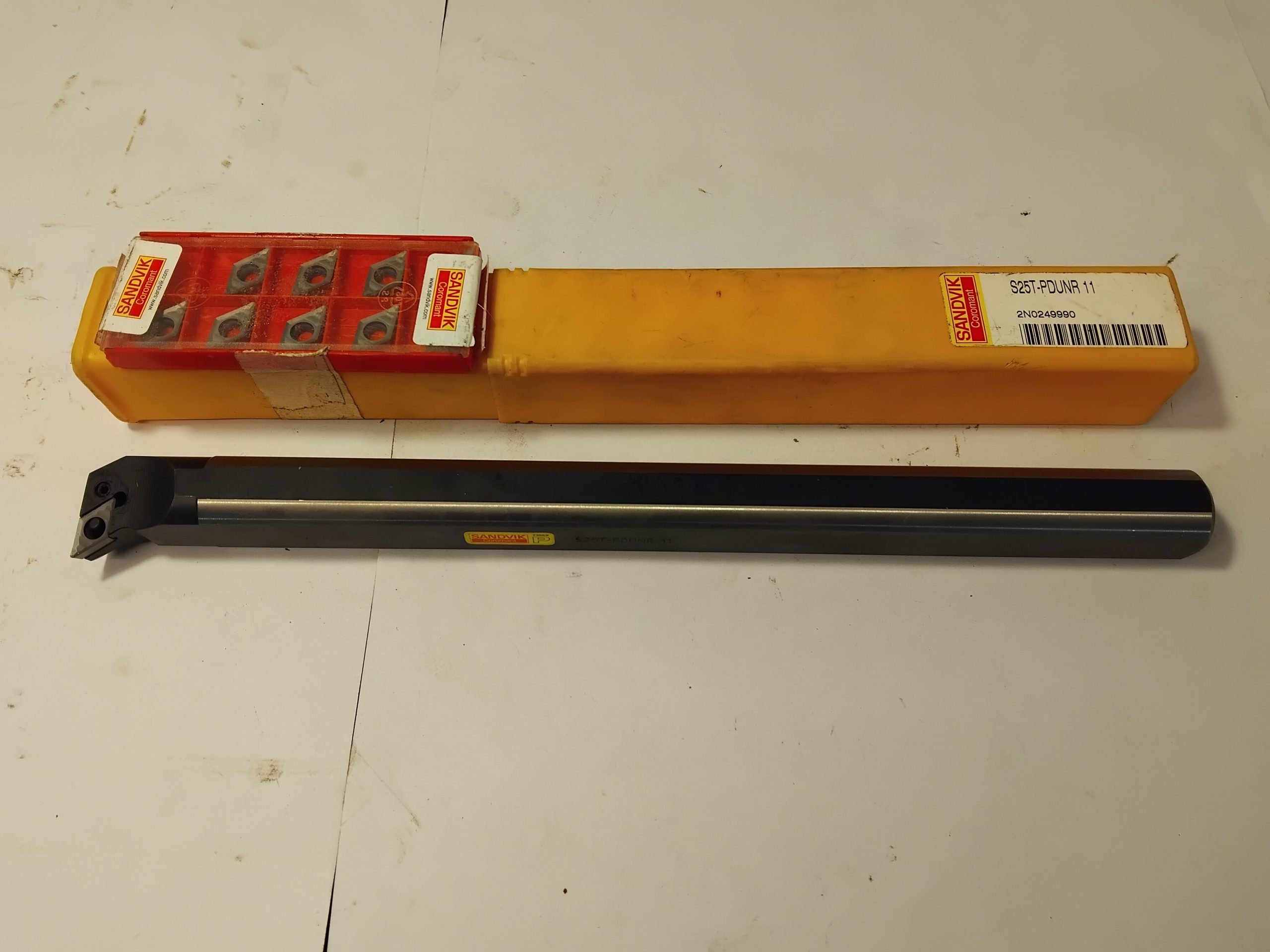 Sandvik S25T-PDUNR 11 Carbide insert Boring bar