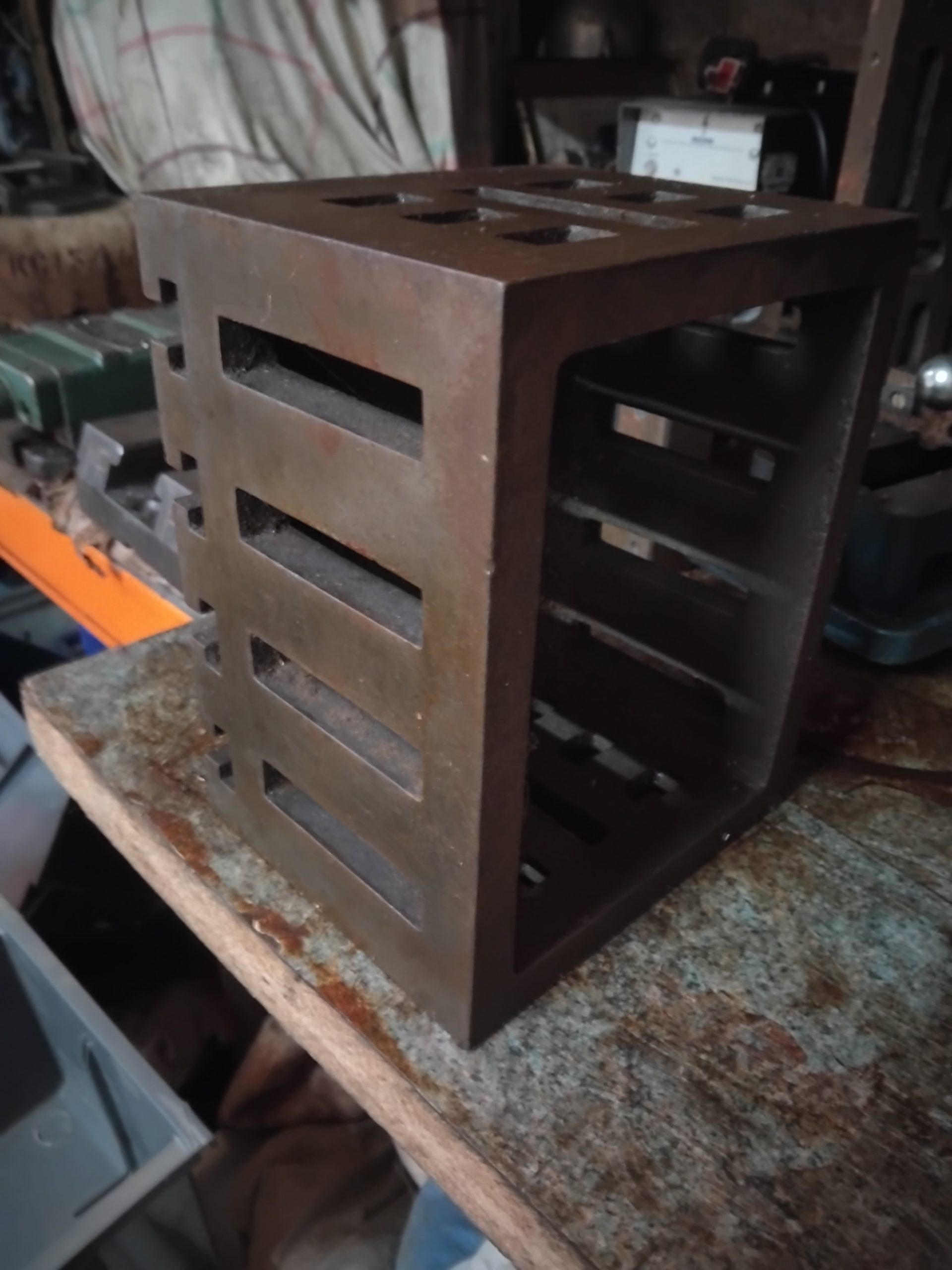 Medium size T slotted box cube - Image 2