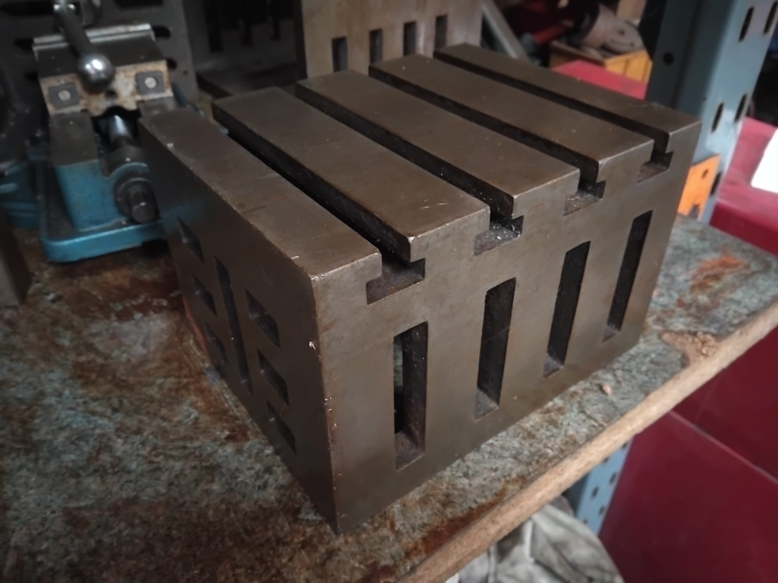 Medium size T slotted box cube