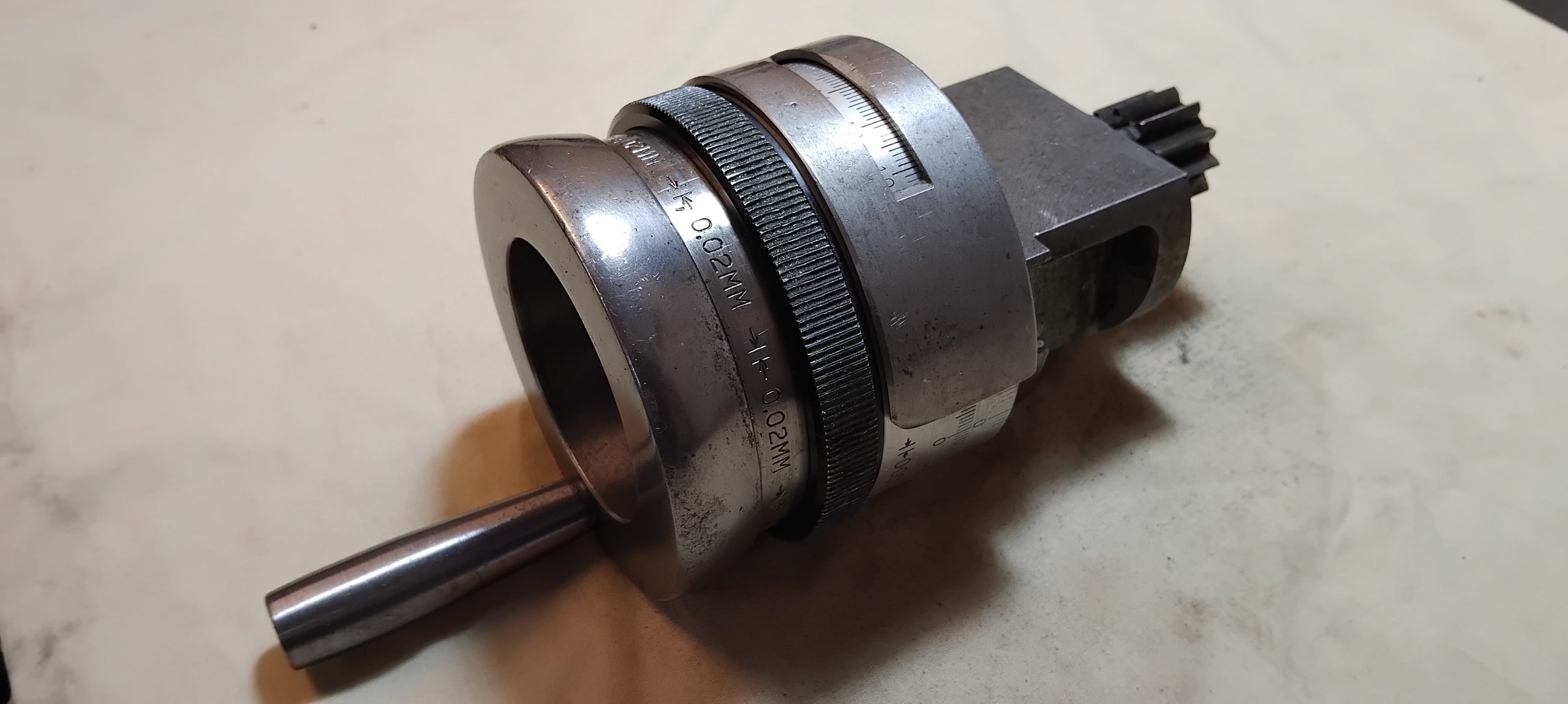 Colchester Triumph 2000 Cross slide complete handle assembly with Dual dials - Image 2